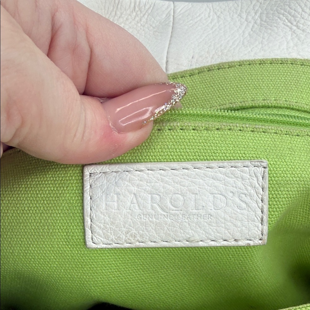 Harold’s Elegant White smooth and woven Leather Handbag - Picture 8 of 11